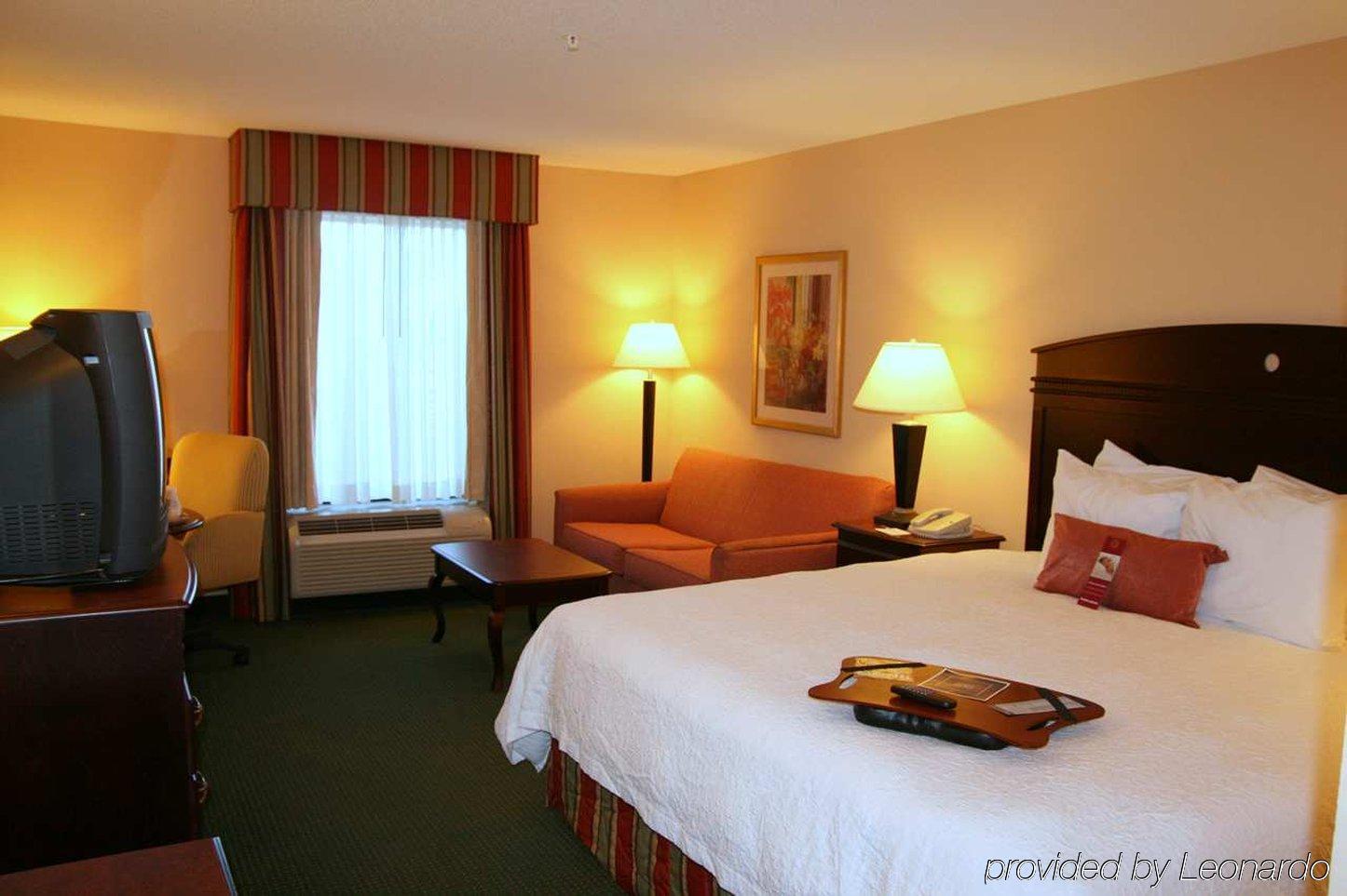 Hotel Hampton & I-10 N At Town Plaza