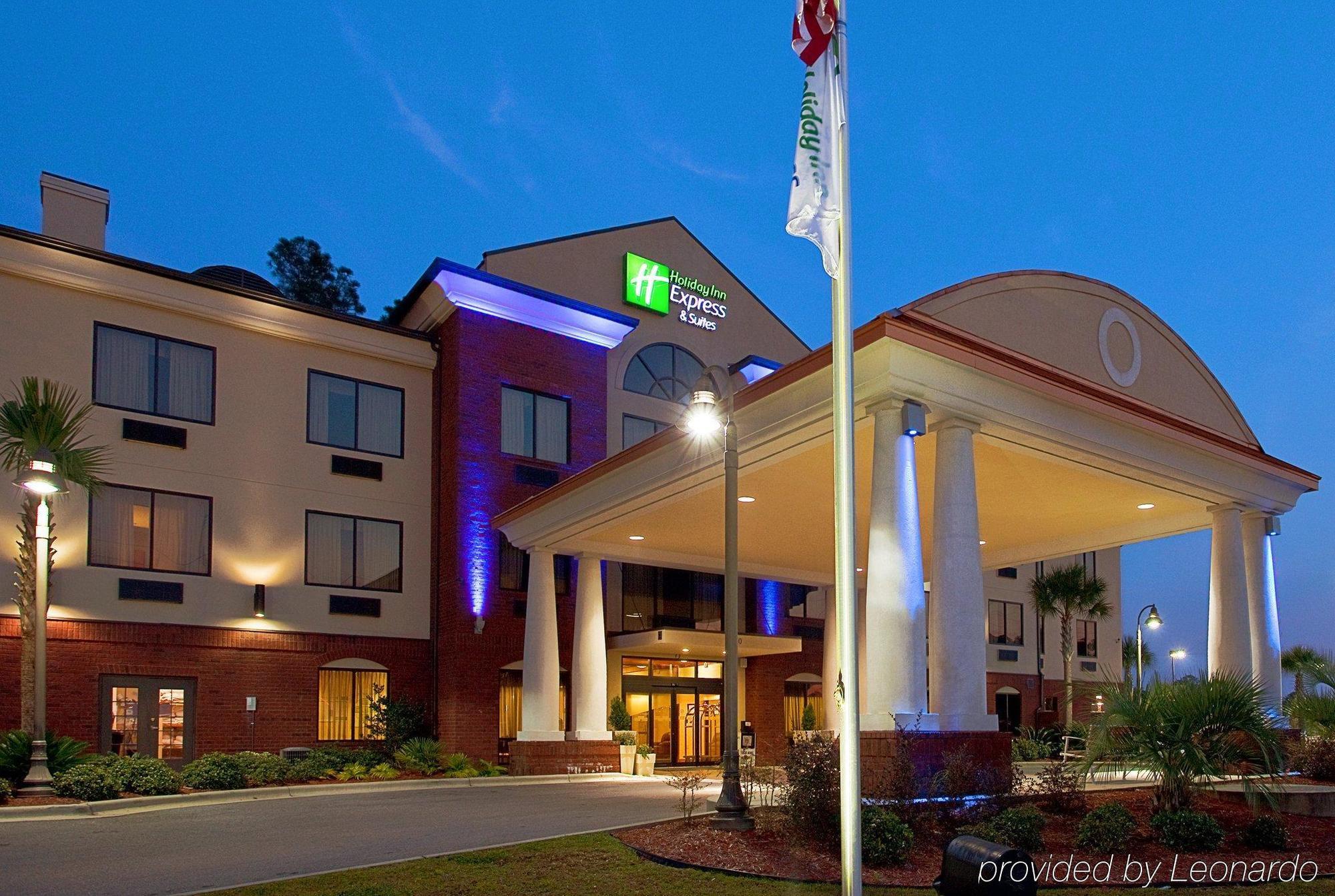Express & Pensacola West I-10 By Ihg