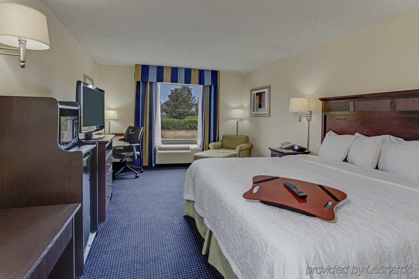Hotel Hampton & 3*