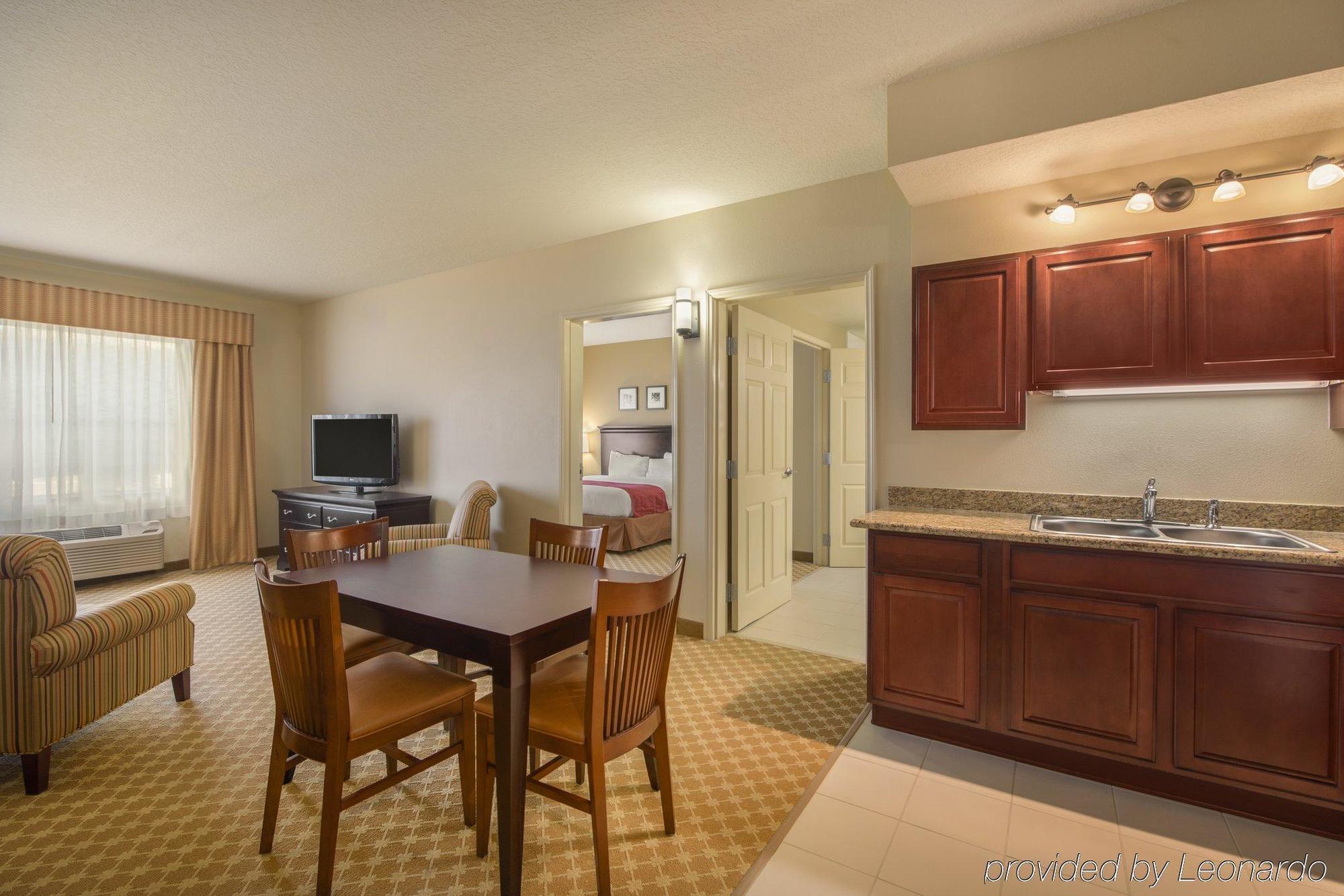 Hotel Country & By Radisson, Port Orange-daytona, Fl