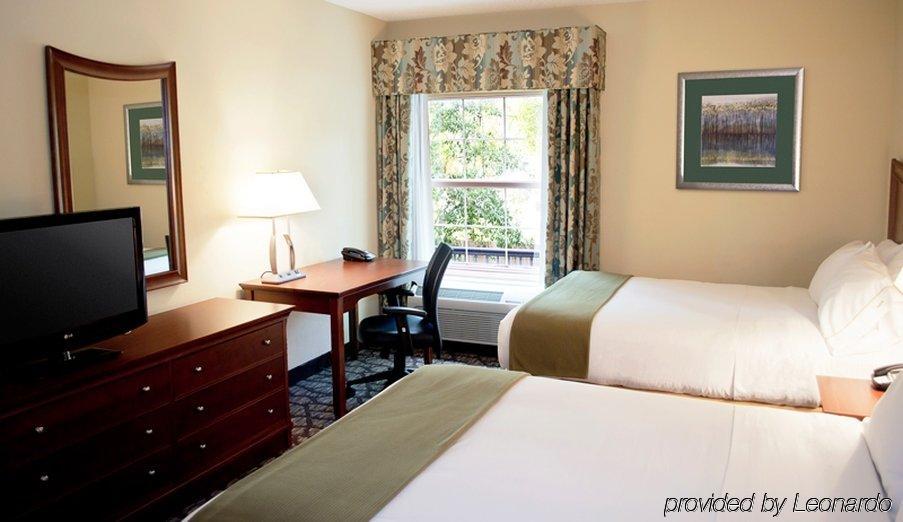 Express East By Ihg 3*