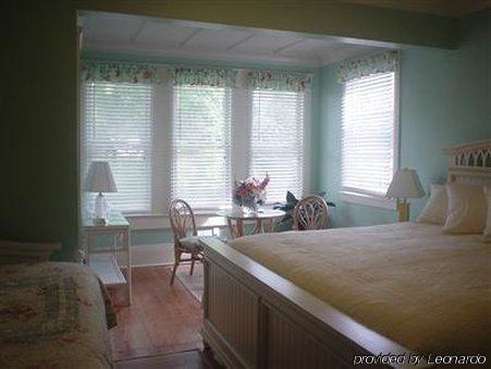 The River Lily Bed & Breakfast