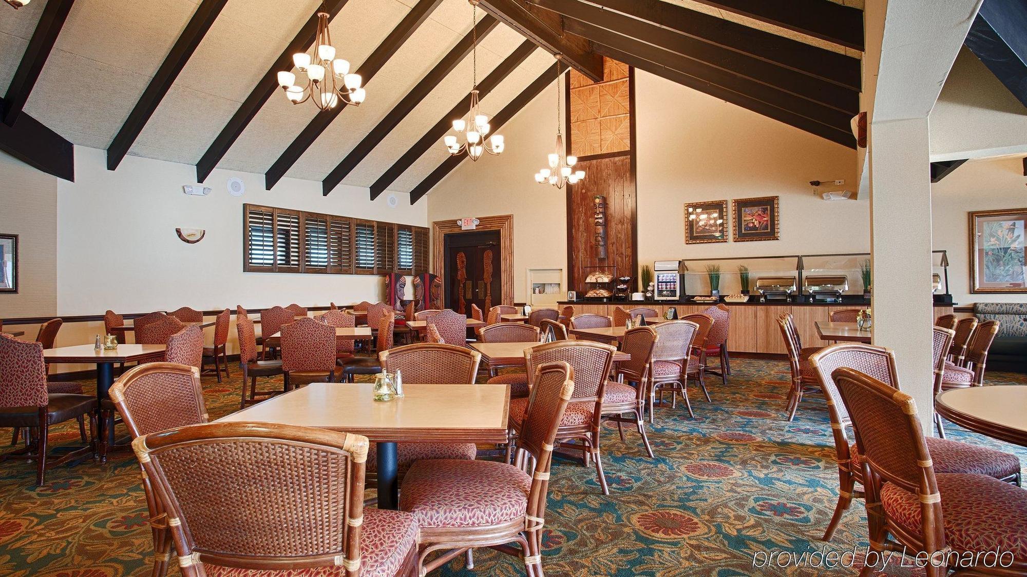 Western Aku Tiki 3* Daytona Beach