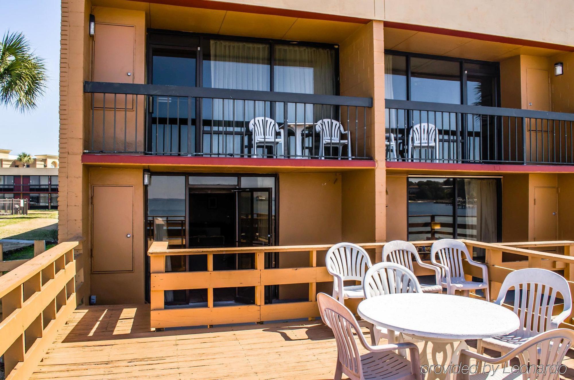 Quality & Bayside Near Pensacola Hotel Gulf Breeze