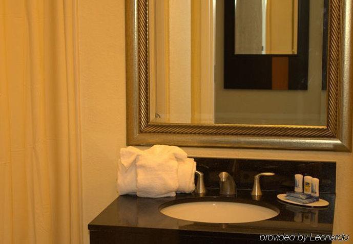 Fairfield & By Marriott