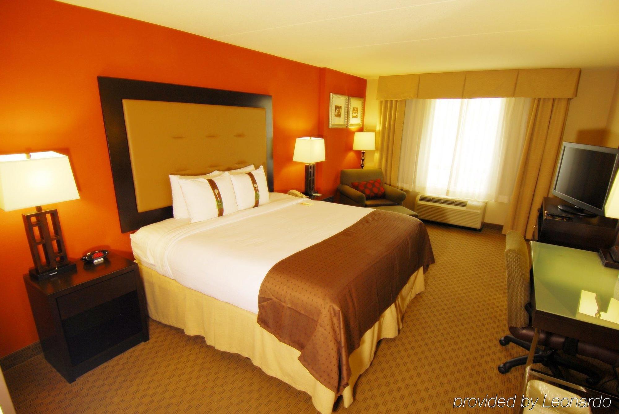 - Area By Ihg Hotel Pensacola
