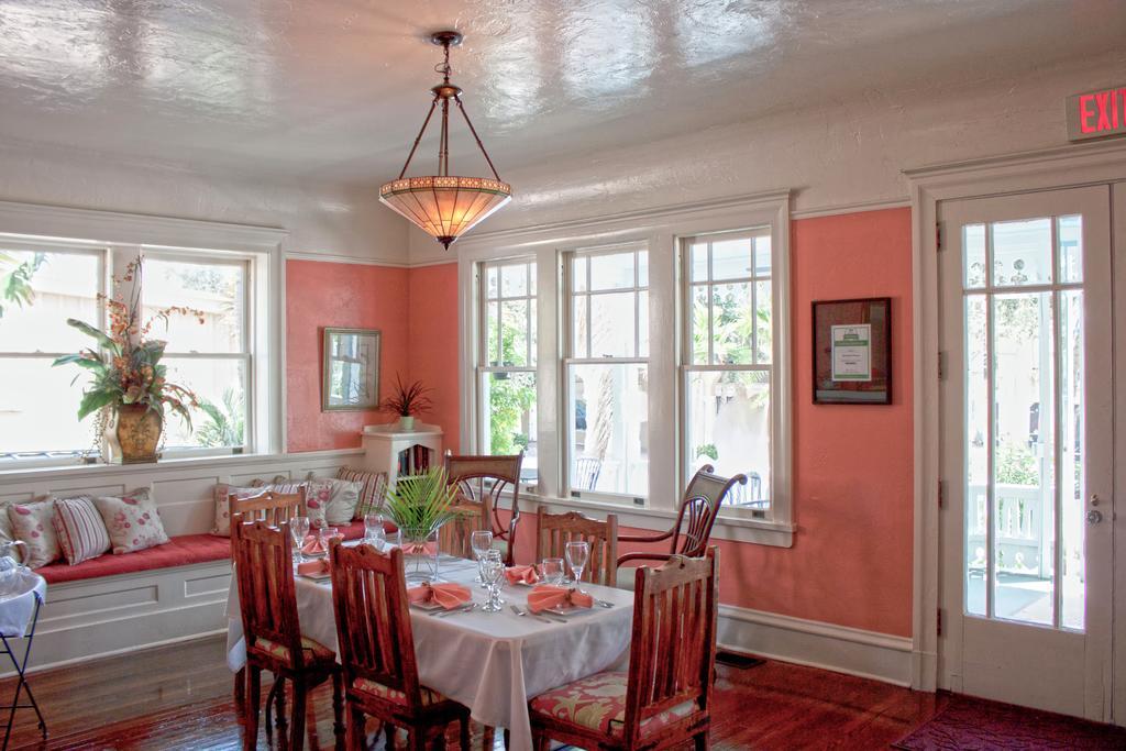 Palm Beach Hibiscus Downtown Bed & Breakfast West Palm Beach