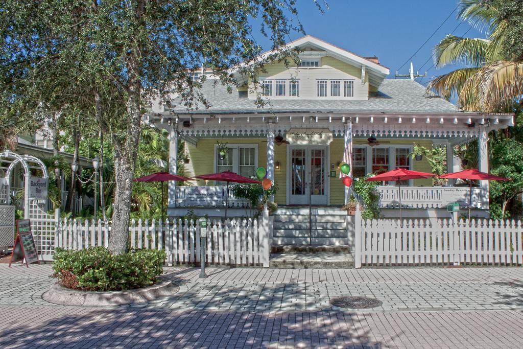 Palm Beach Hibiscus Downtown Bed & Breakfast