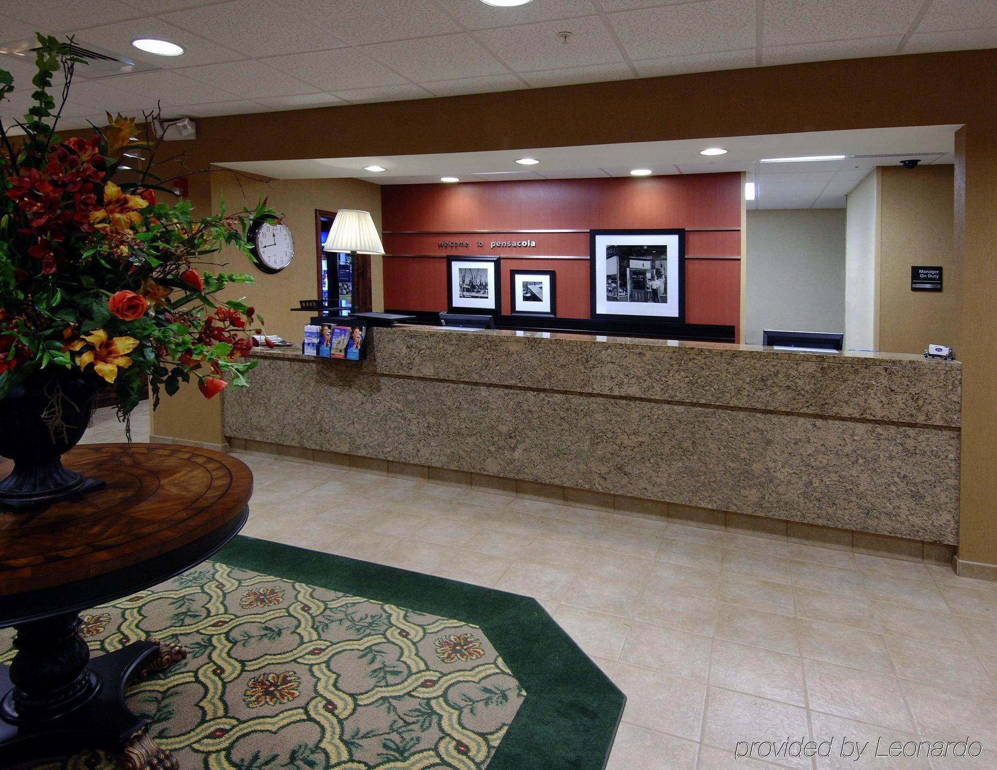 Hotel Hampton & I-10 N At Town Plaza 3*