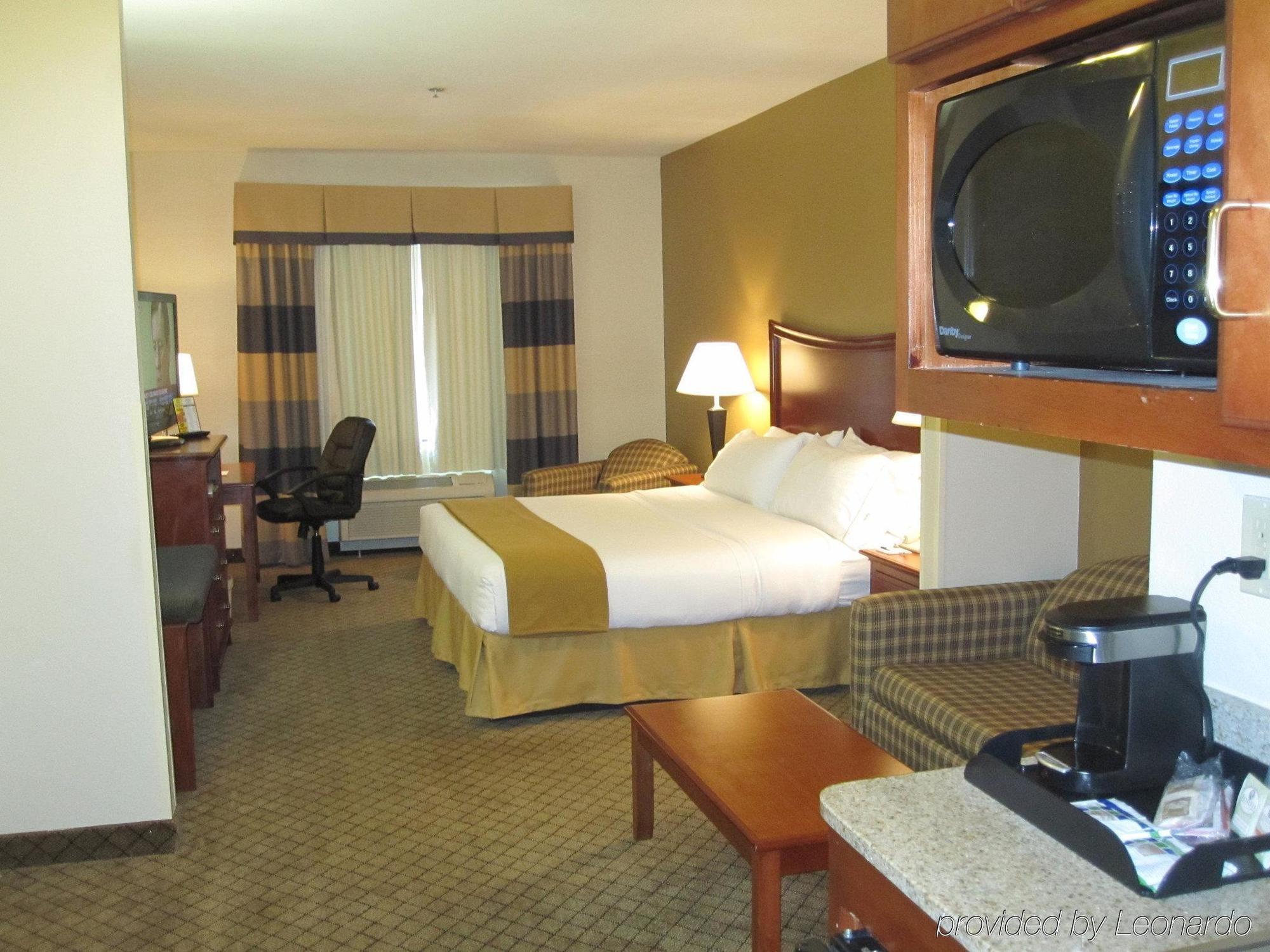 Express & Pensacola West I-10 By Ihg