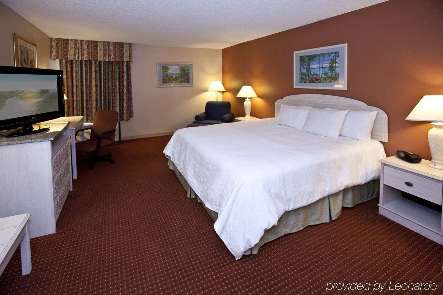 Hotel Hampton I-75 Bee Ridge 3*
