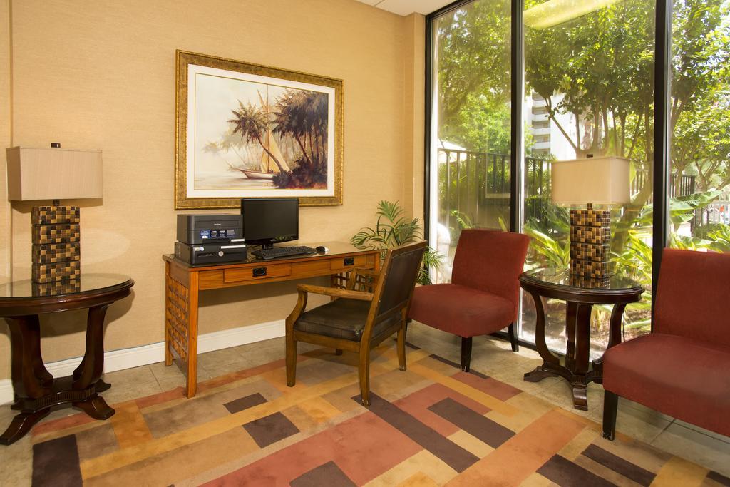 Enclave Suites, A Staysky & Near Universal Hotel
