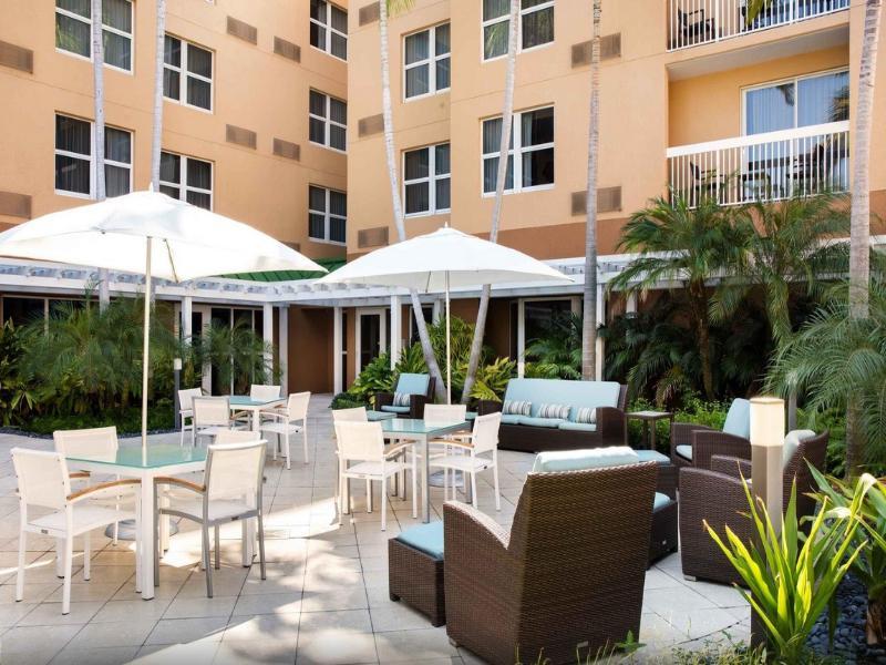 Courtyard By Marriott Miami Mall 3*