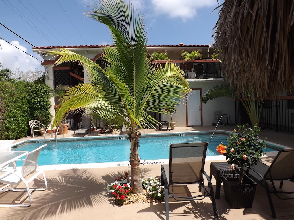 Palm Breeze Hotel