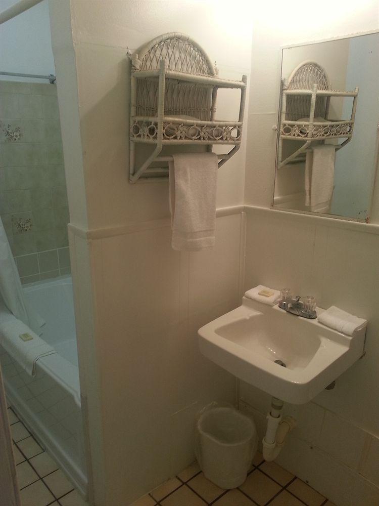 Bleu Beach Resort Indialantic