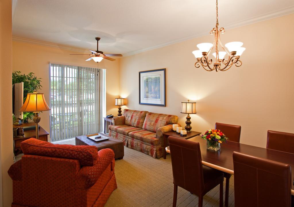 Apartment Emerald Greens