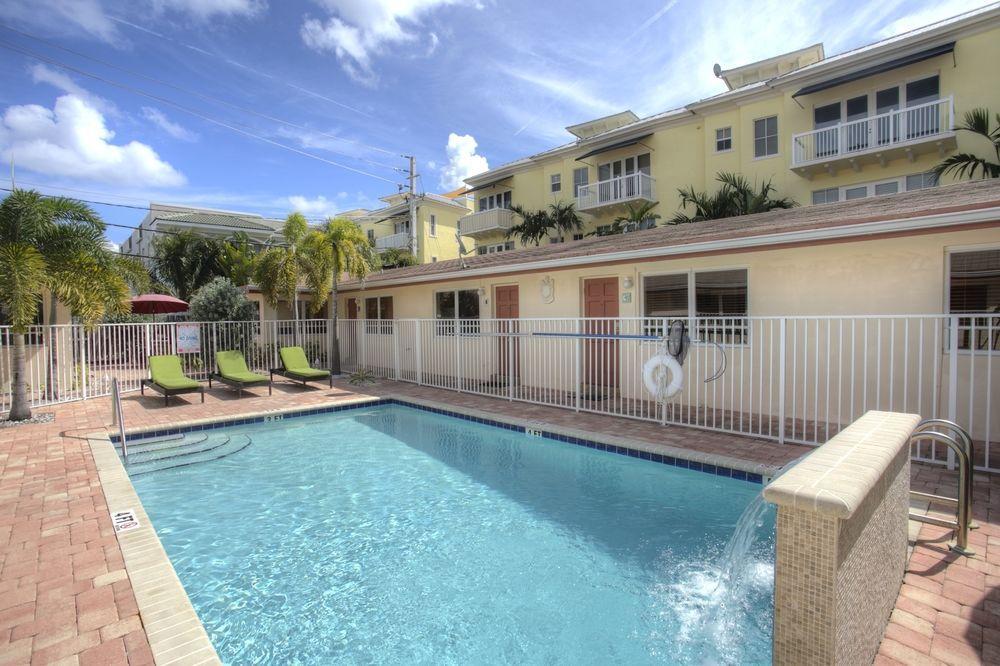 Aparthotel By The Sea 3*