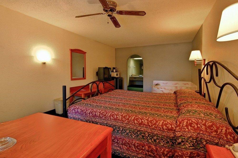 Motel Super 8 - N.a.s. / Corry Area 2*