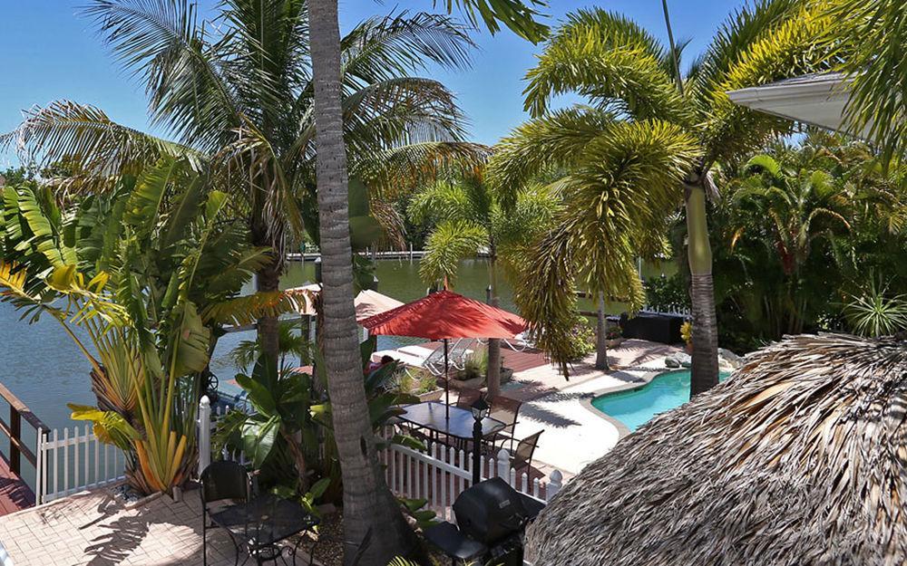 Inn Manatee Bay