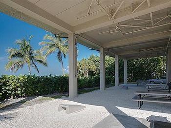 Resort Caribbean Club Fort Myers Beach