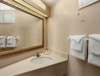 Quality Ormond Oceanfront Inn 3*