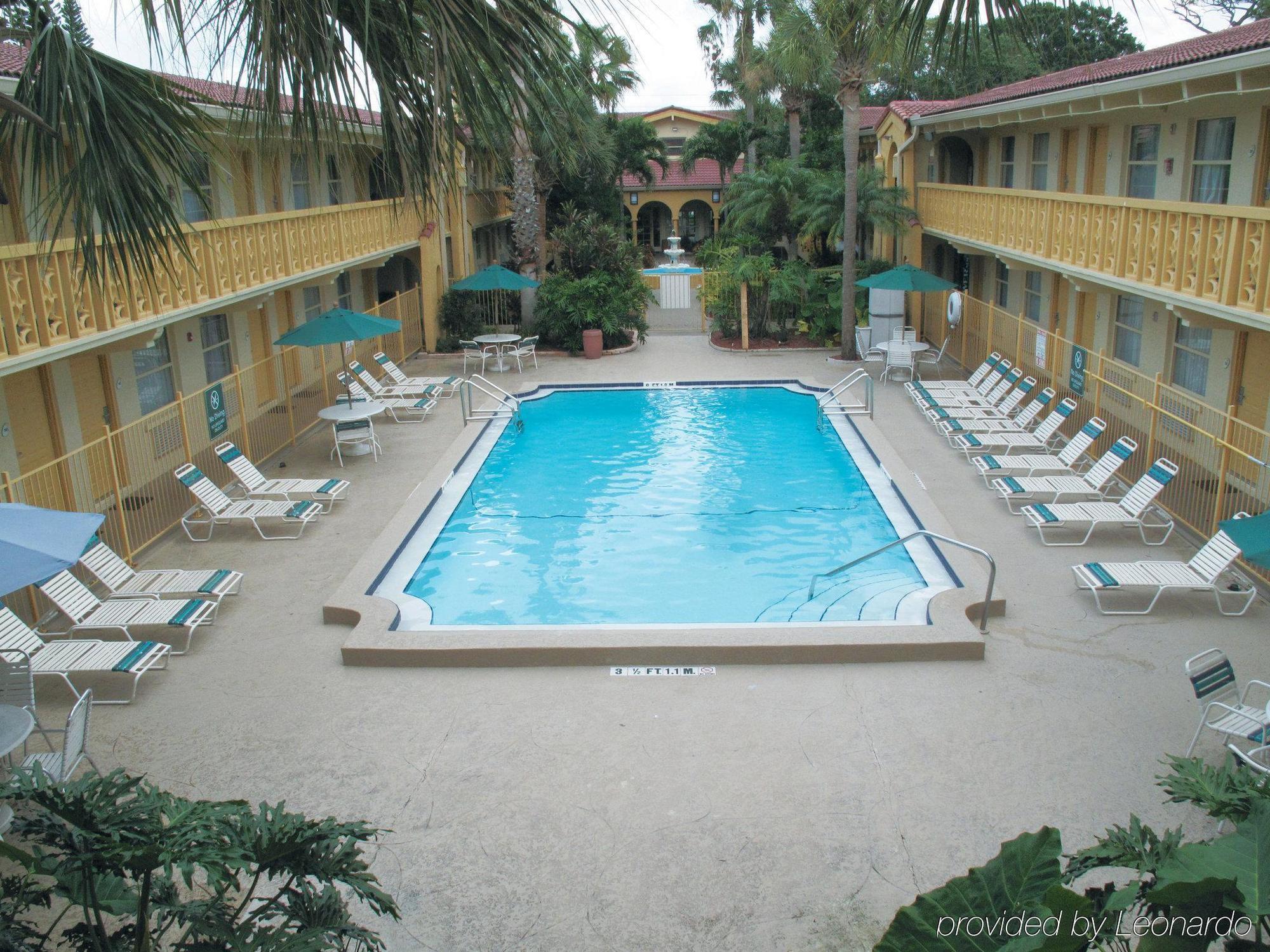 Red Roof Tampa Bay - Motel