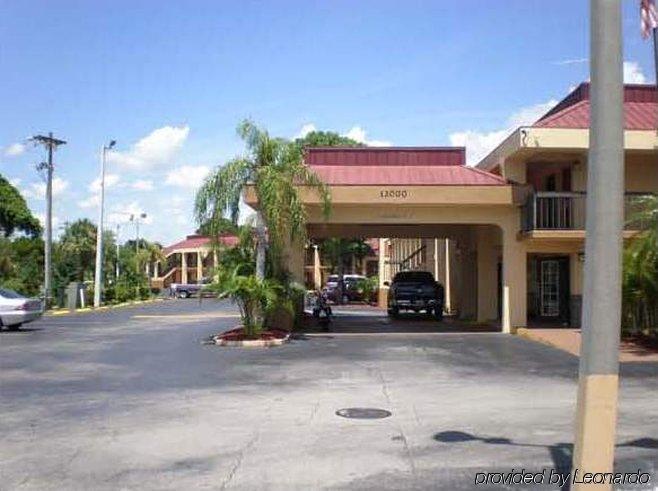 Red Roof Ft. Myers 2* North Fort Myers