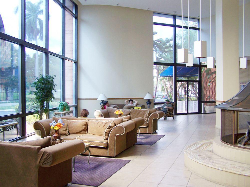 Knights Hallandale Hotel 2*