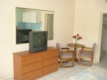 Knights Hallandale 2*