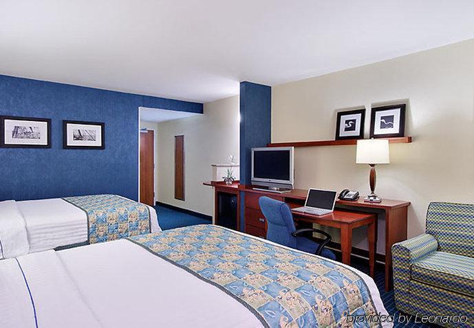 Courtyard Myers At I-75 And Gulf Coast Town Center Hotel Estero