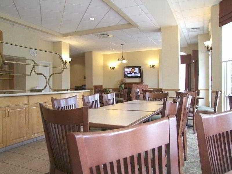 Country & By Radisson, Airport, Fl Hotel 3*