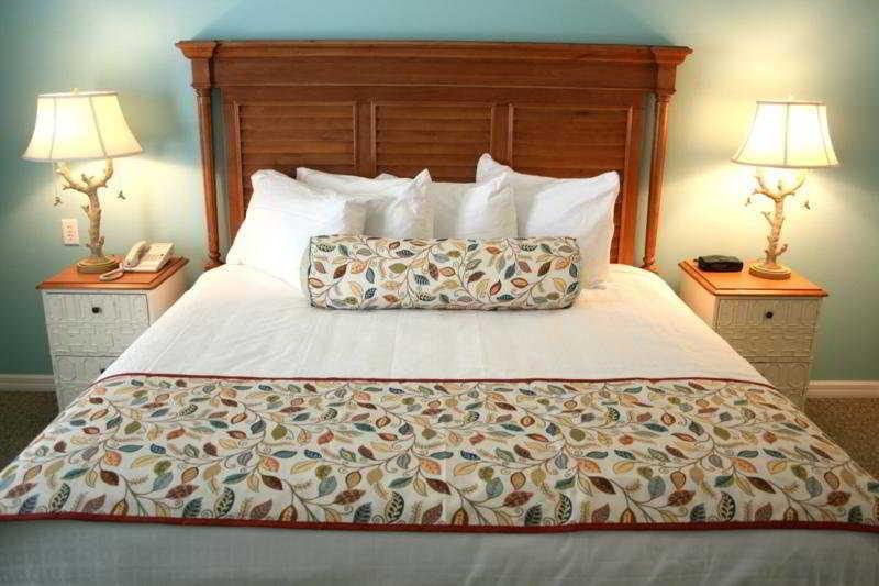 Barefoot'n Resort