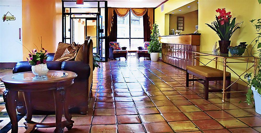 Quality & Bayside Near Pensacola Hotel 2*