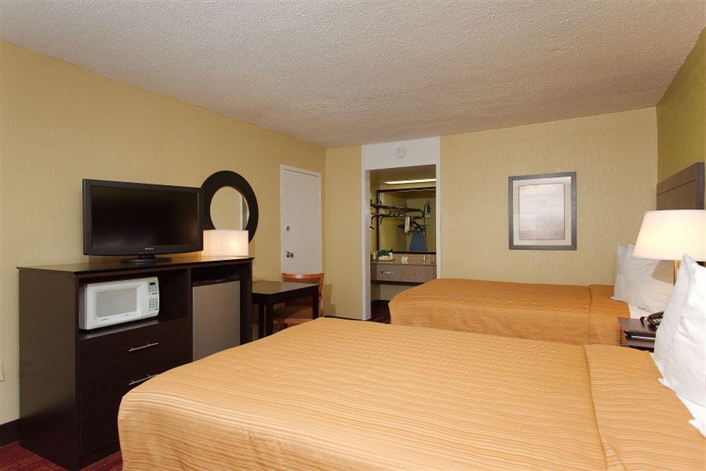 Quality & Bayside Near Pensacola 2*