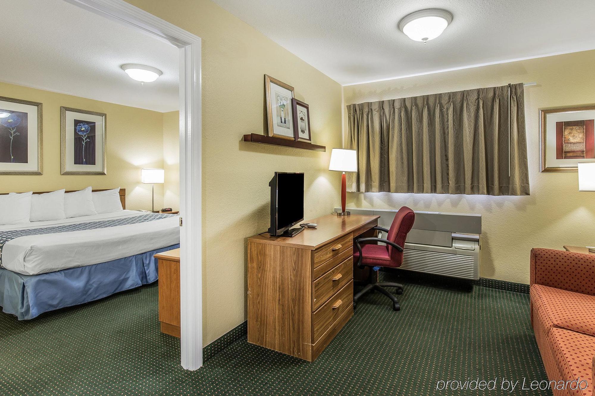 Suburban Myers Cape Coral Hotel
