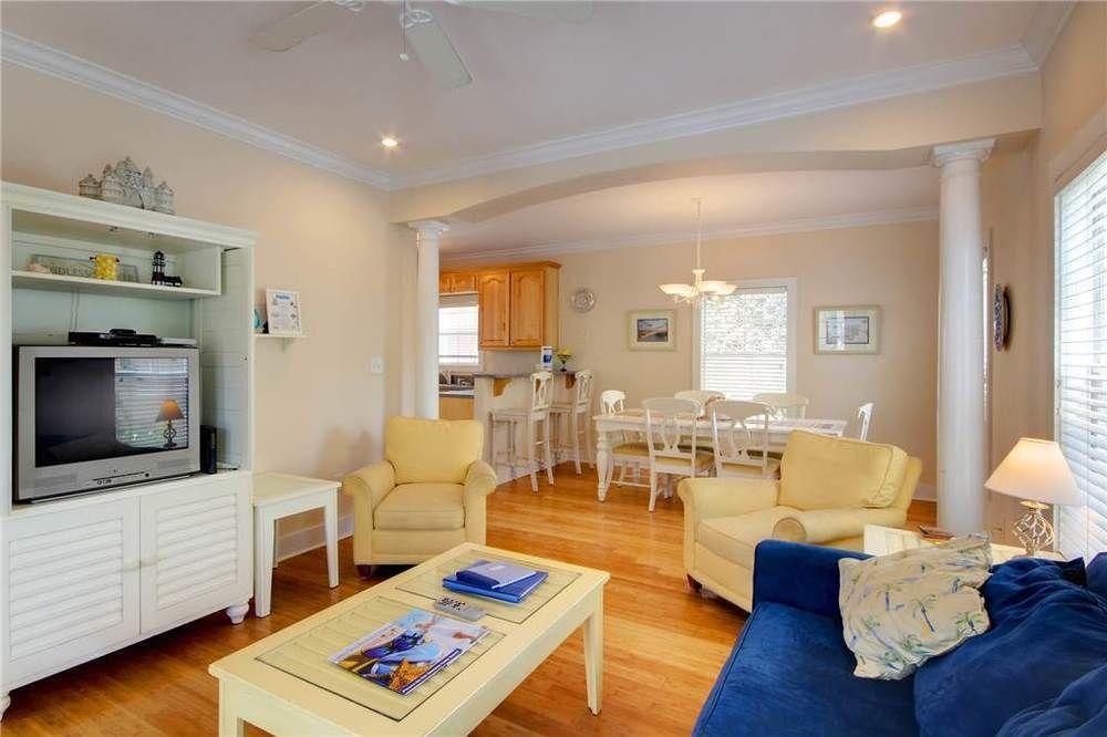 Caribbean Themed In Near Pensacola Resort 3*