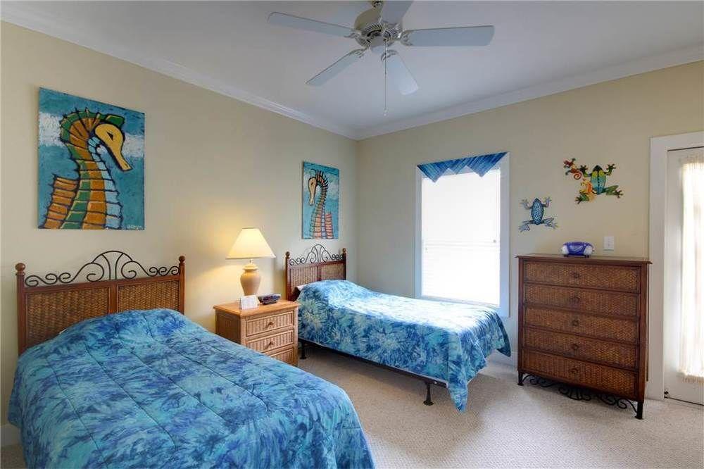 Caribbean Themed In Near Pensacola Resort 3*