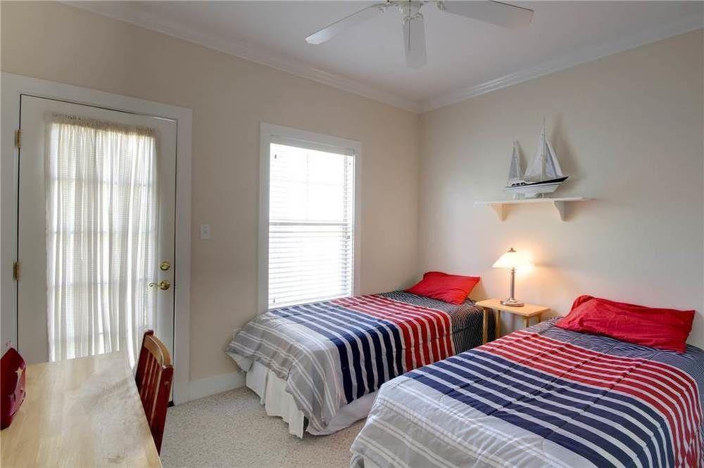 Caribbean Themed In Near Pensacola 3*