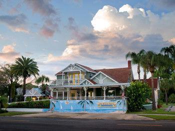 Sea Breeze Manor Bed & Breakfast