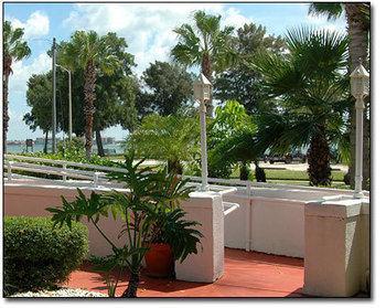 Sea Breeze Manor Bed & Breakfast