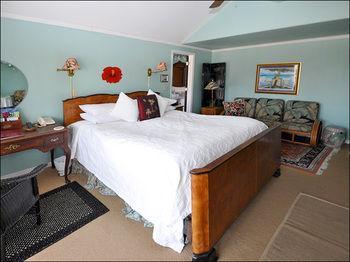 Sea Breeze Manor 3*