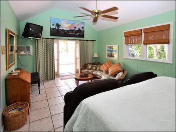 Sea Breeze Manor Bed & Breakfast St. Petersburg
