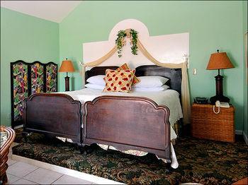 Sea Breeze Manor Bed & Breakfast