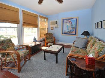 Sea Breeze Manor Bed & Breakfast