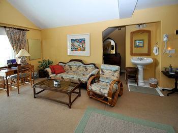 Sea Breeze Manor 3*