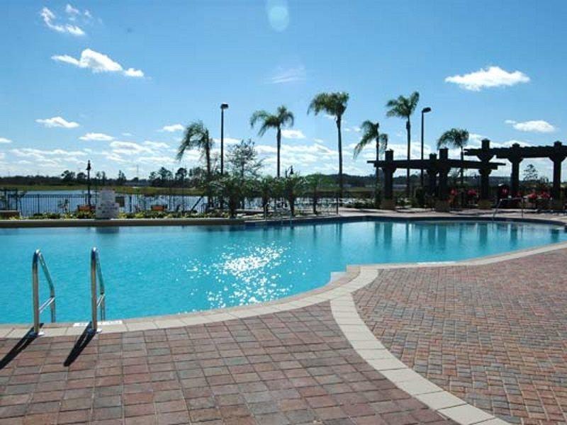 Vista Cay Apartments 4*