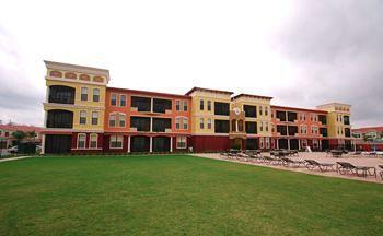 Emerald Greens Apartment *