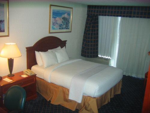 North Miami Gardens & (adults Only) 2* North Miami Beach