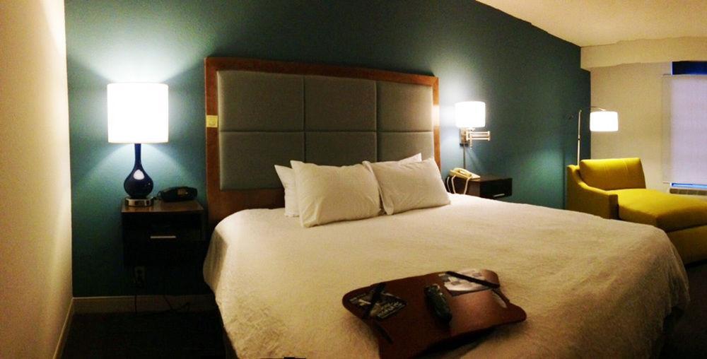 Hampton I-75 Bee Ridge Hotel 3*