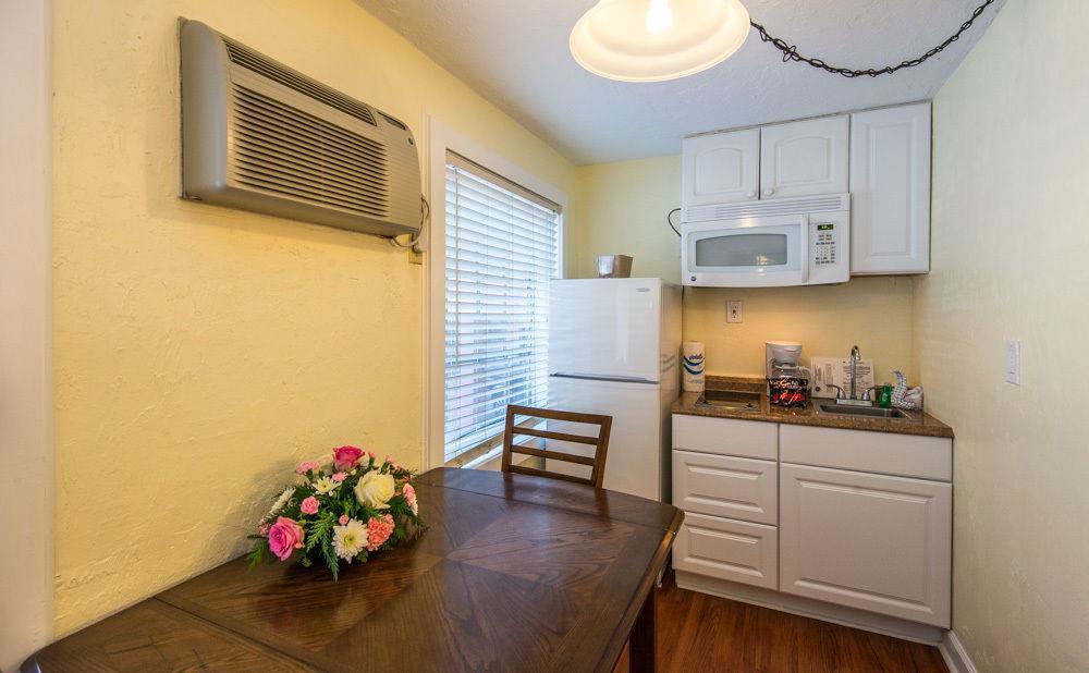 Lighthouse Resort: & 3* Fort Myers Beach